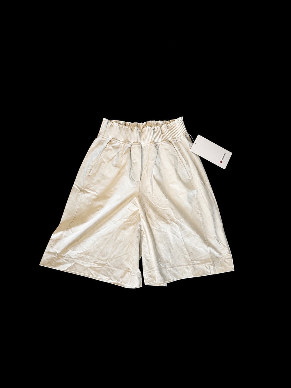 lululemon Stretch Woven Ruffle-Waist HR Short 9”